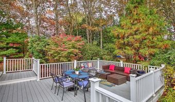 55 Whisper Ln, North Kingstown, RI 02852
