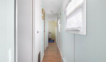 27 Woodward Rd, Lincoln, RI 02865