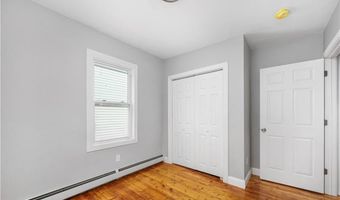 35 Central St, Lincoln, RI 02838