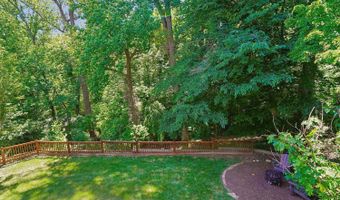 3536 N DICKERSON St, Arlington, VA 22207
