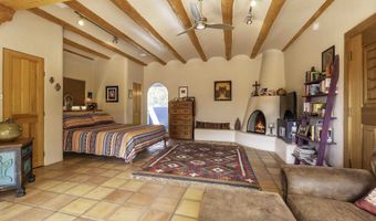 100 Lobo Ranch Rd, Arroyo Hondo, NM 87513
