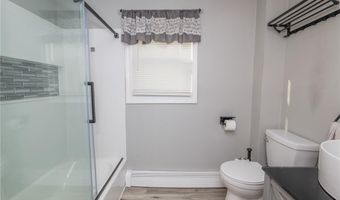 3 Luther St, Johnston, RI 02919