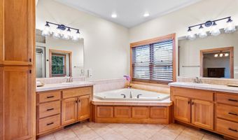 3020 E FALLCREEK Ln, Appleton, WI 54913