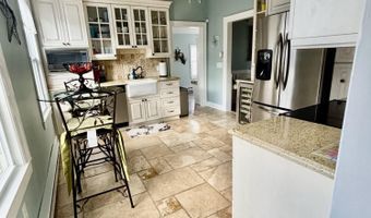 225 Pearl St, Beach Haven, NJ 08008