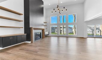 805 Club Dr W, Aurora, OH 44202