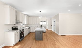 64 Highland Ave A, Attleboro, MA 02703