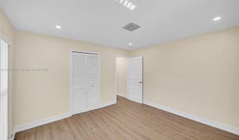 524 Muirfield Dr, Atlantis, FL 33462