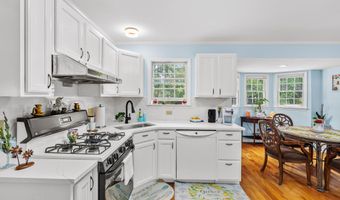 20 Cannonball Dr, Barnegat, NJ 08005
