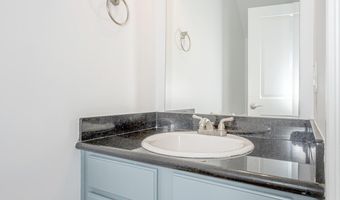922 Porter Ave 216, Ocean Springs, MS 39564