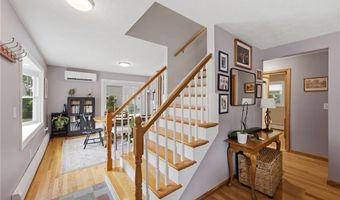 21 Portland St, Lincoln, RI 02838