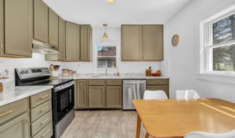 385 Essex St, Bangor, ME 04401