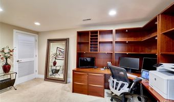 259 Meadowbrook Country Club Est, Ballwin, MO 63011