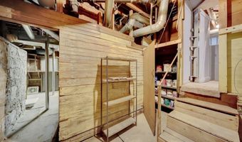 823 N 11th St, Beatrice, NE 68310