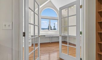 255 Scenic Dr, Ashland, OR 97520