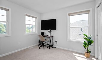 108 Boxelder Ln, Amherst, NY 14228