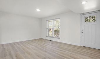 1210 Dorne Dr, Ballwin, MO 63021