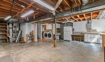 1820 Crestview Dr, Ashland, OR 97520