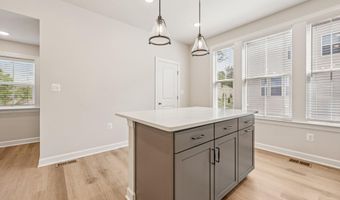 7355 MOUNTAINEER Dr, Alexandria, VA 22306