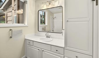 527 Chestnut St, Ashland, OR 97520