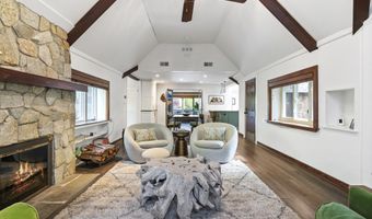 8 Morgan Rd, Canton, CT 06019