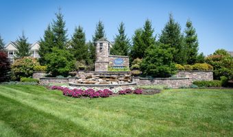 25 Brentwood Cir 25, Danbury, CT 06810