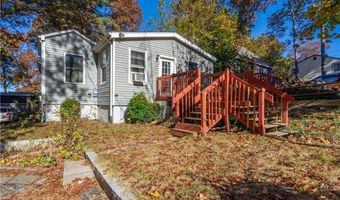 25 Mohawk St, Coventry, RI 02816