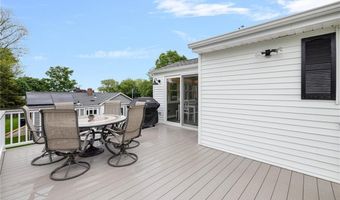 118 Pettee Ave, North Kingstown, RI 02852