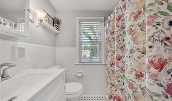 116 Ridgewood Dr, Amherst, NY 14226