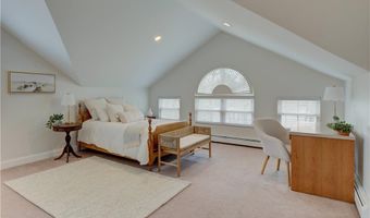 110 Lake View Rd, Cranston, RI 02920