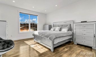 215 E Oakview Rd, Asheville, NC 28806