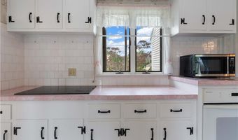 36 Willow Ave, Middletown, RI 02842