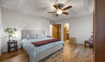 149 Country Club Ct, Anamosa, IA 52205