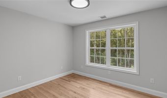 62 Orchard Ave, Johnston, RI 02919