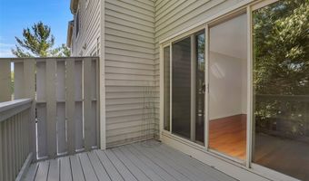 10 Valley Run Dr 10, Cromwell, CT 06416