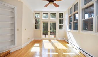 107 Old Beach Rd 2, Newport, RI 02840