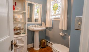 18 Waldo Ave, Belfast, ME 04915