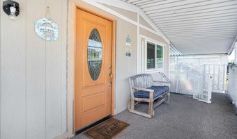 135 Beechwood Ln, Oceanside, CA 92054