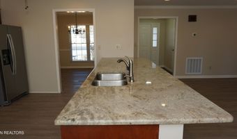 867 Westgate Dr, Alcoa, TN 37701
