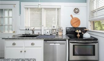 1 Pell St, Newport, RI 02840