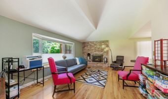 1037 Pinecrest Ter, Ashland, OR 97520