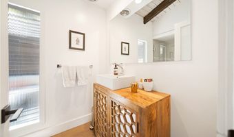 2522 Zorada Dr, Los Angeles, CA 90046