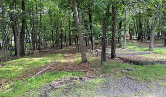 32 Shawnee Trl, Albrightsville, PA 18210
