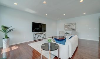 43320 BARNSTEAD Dr, Ashburn, VA 20148