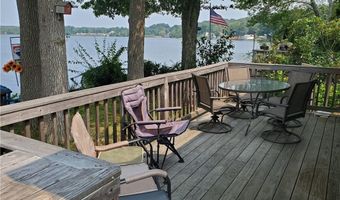 95 Mohawk St, Coventry, RI 02816