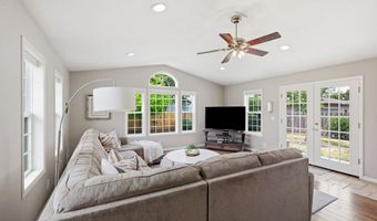 1420 CENTER St, Albany, OR 97322