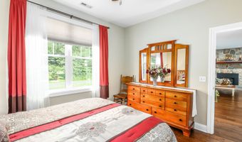 38 Greenridge Dr, Brookfield, CT 06804