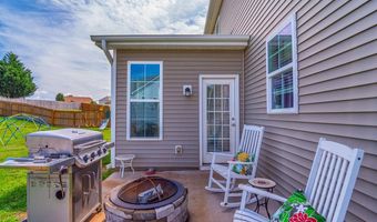 208 Castleton Cir, Boiling Springs, SC 29316