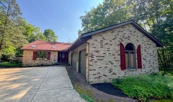 457 E Pioneer Trl, Aurora, OH 44202
