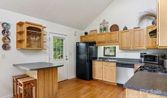 311 Jacks Knob Rd, Barnardsville, NC 28709