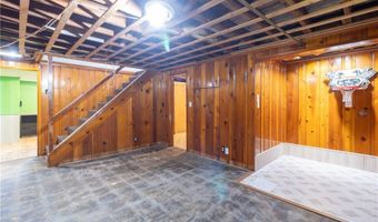 2540 W Shore Rd, Warwick, RI 02889